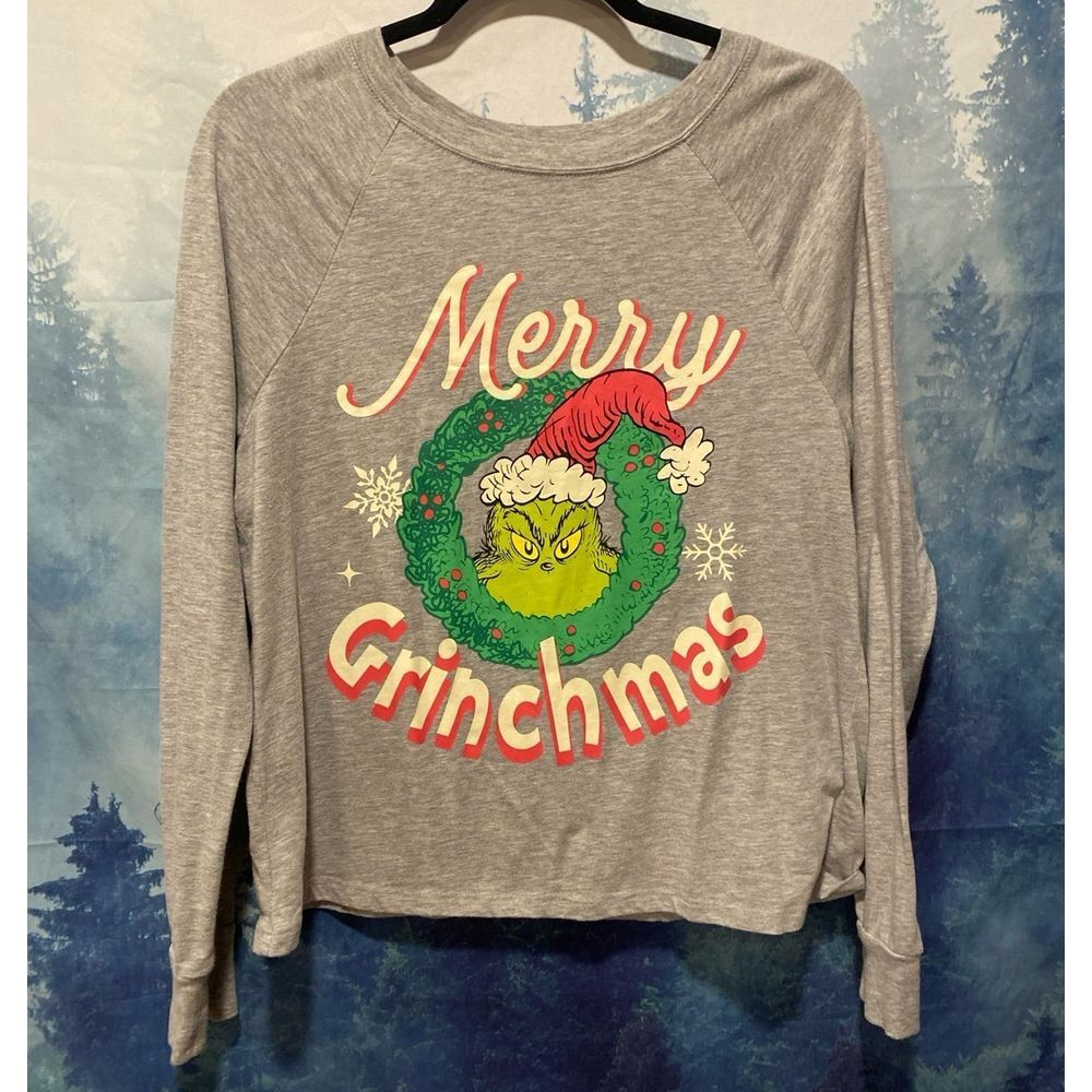 Women's Grinch Shirt size Xl